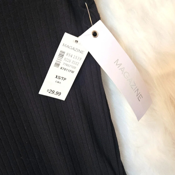 Magazine Classic Ribbed Cap Sleeve Shirt - Picture 4 of 6